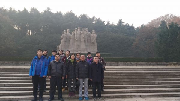 弘扬爱国精神，永葆红色传统
