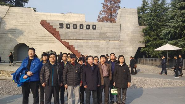 弘扬爱国精神，永葆红色传统